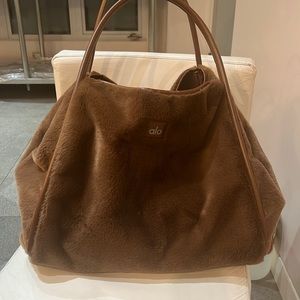 Alo faux fur large tote bag.. new!